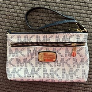 Michael Kors white and navy wristlet